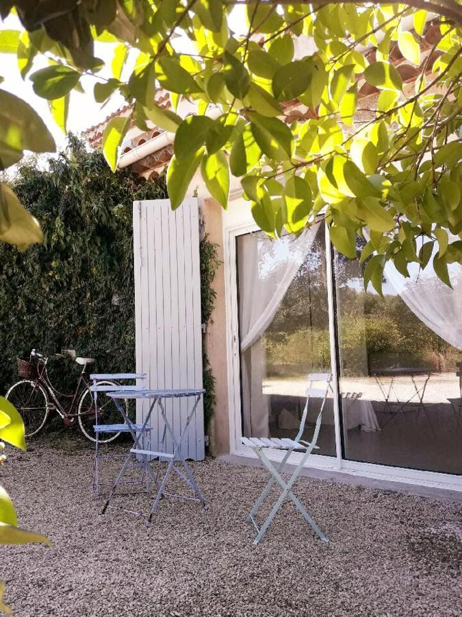 Studio Avec Jardin Entre Aix-En-Provence, Luberon Et Verdon Peyrolles-en-Provence Exterior foto